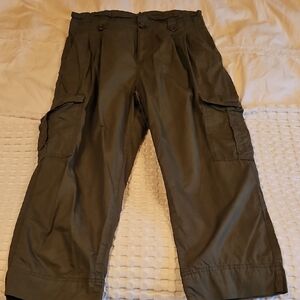 Joe Fresh Green Cargo Capris Size 10